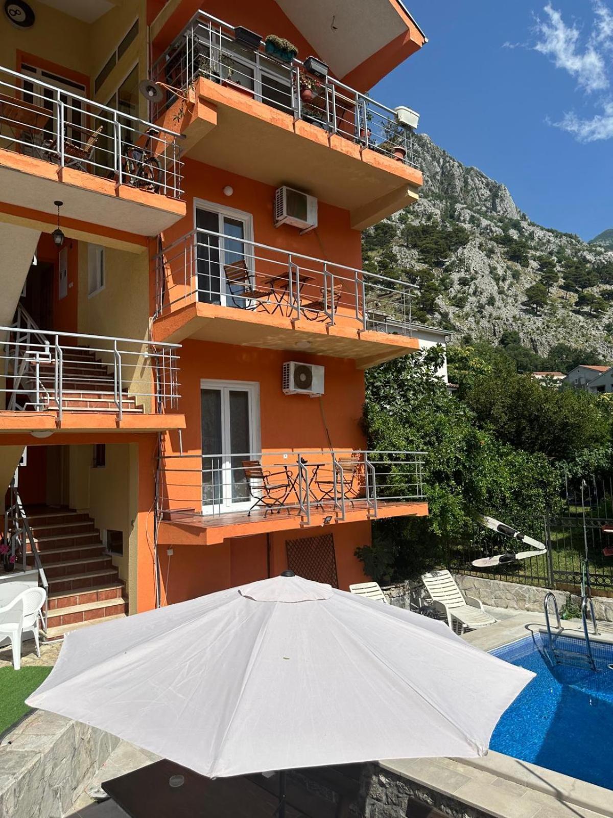 Themis Apart Hotel Kotor Exterior foto